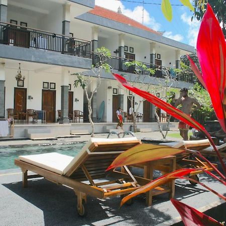 Uluwatu Made Guesthouse Esterno foto