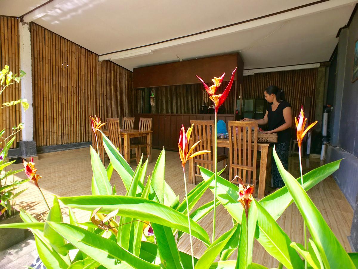 Uluwatu Made Guesthouse Esterno foto