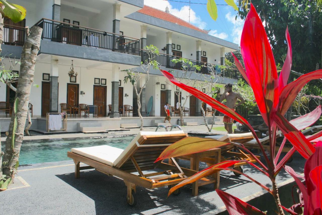 Uluwatu Made Guesthouse Esterno foto