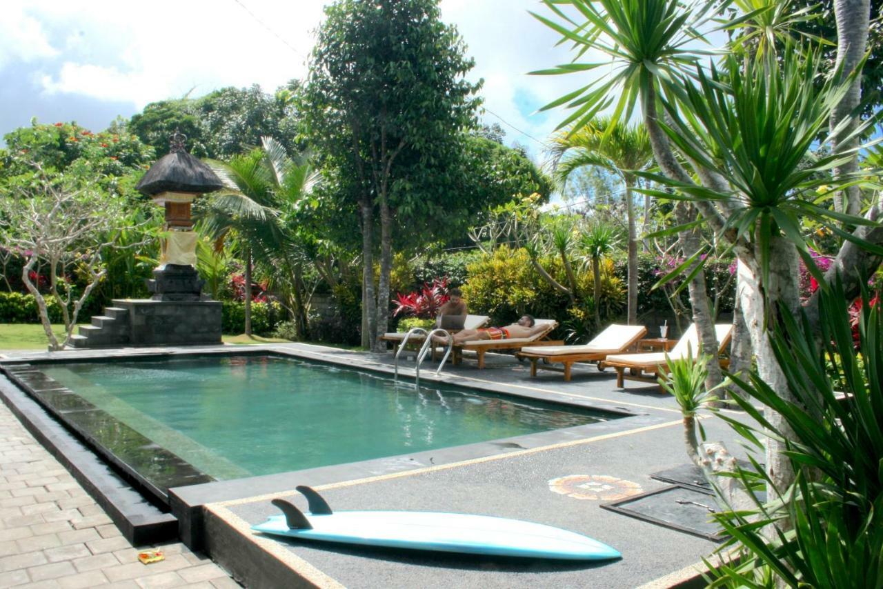 Uluwatu Made Guesthouse Esterno foto
